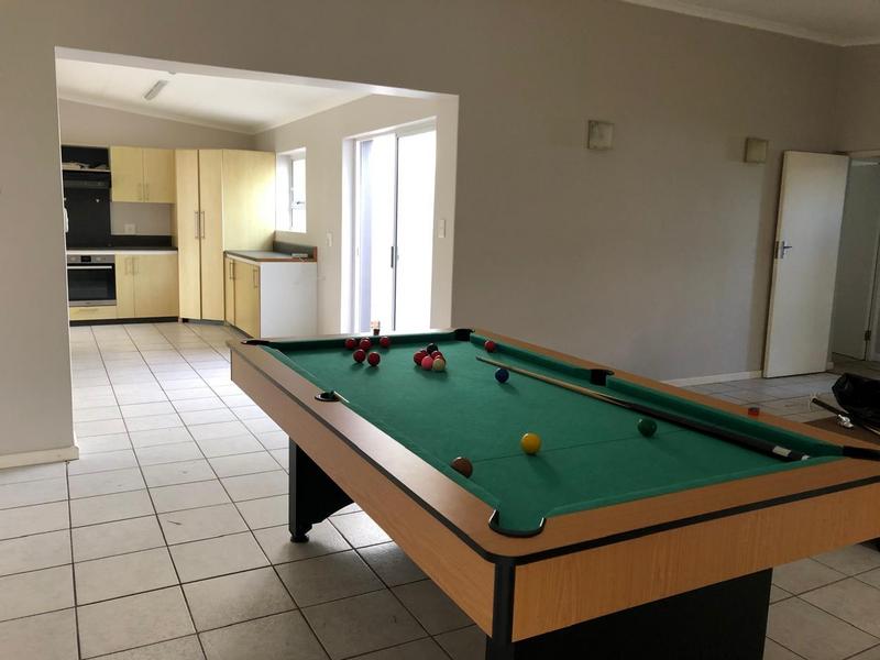 4 Bedroom Property for Sale in Perlemoenbaai Western Cape